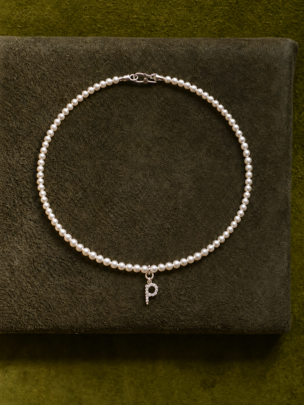 INICIÁLA perlový náhrdelník s diamantem